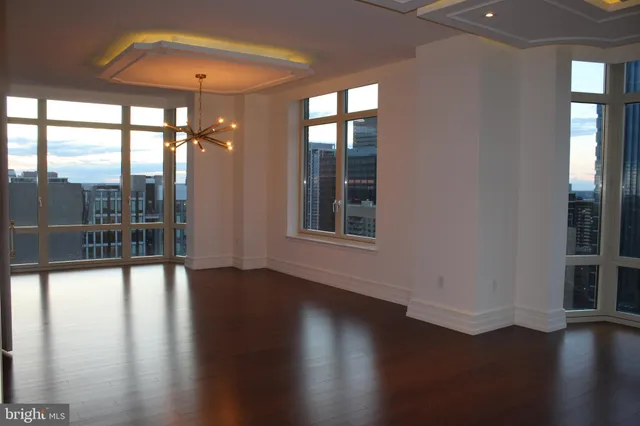 $2,999,995 | 130 South 18th Street, Unit 2801, Philadelphia, PA 19103