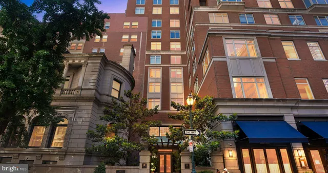 $2,999,995 | 130 South 18th Street, Unit 2801, Philadelphia, PA 19103