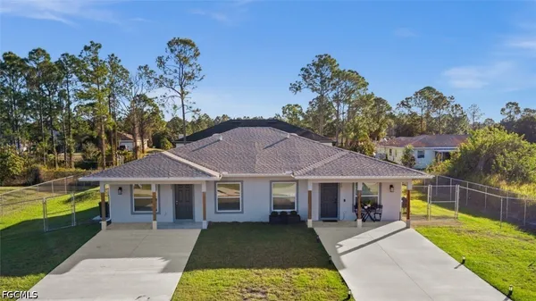 $460,000 | 915-917 Graystone Avenue, Lehigh Acres, FL 33974