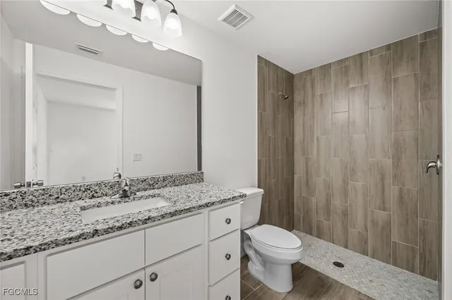 $484,900 | 915-917 Graystone Avenue, Lehigh Acres, FL 33974