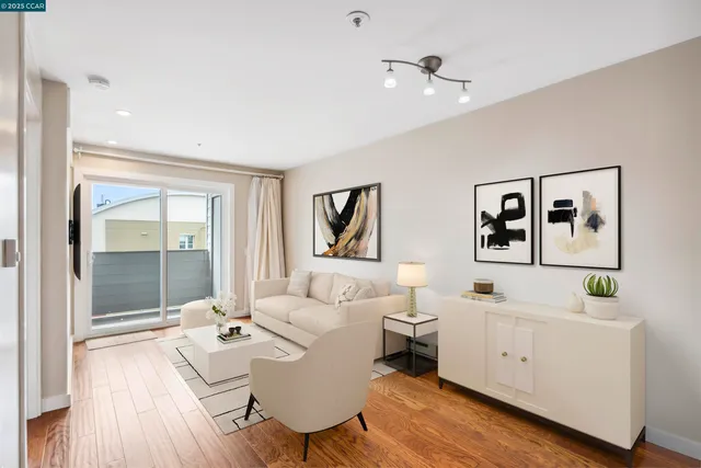 $375,000 | 6400 Christie Avenue, Unit 5303, Emeryville, CA 94608