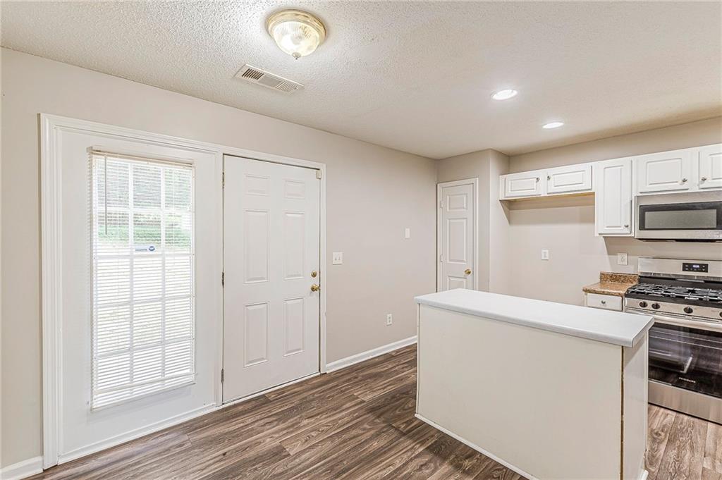 5850 Sable Glen Road Atlanta, GA 30349 - Photo 12 of 33