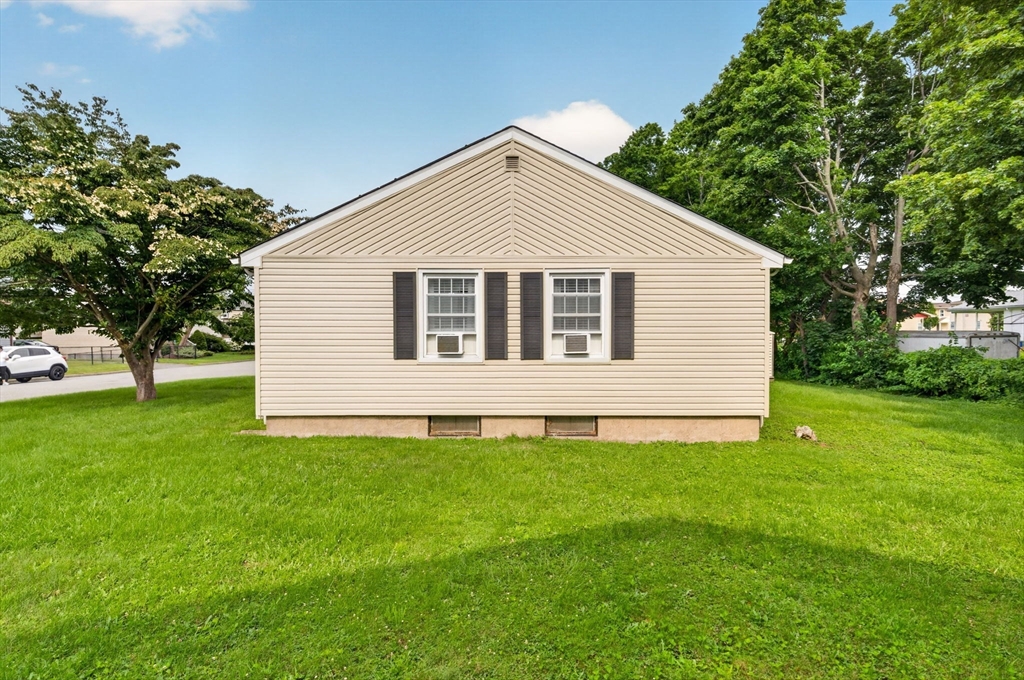 458 Orswell Street Fall River, MA 02721 - Photo 10 of 33 Gallery Image 10