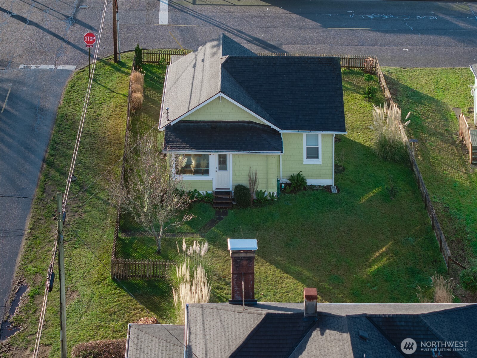 212 2nd Street Northeast Long Beach, WA 98631 - Photo 27 of 33 a aerial view of a house