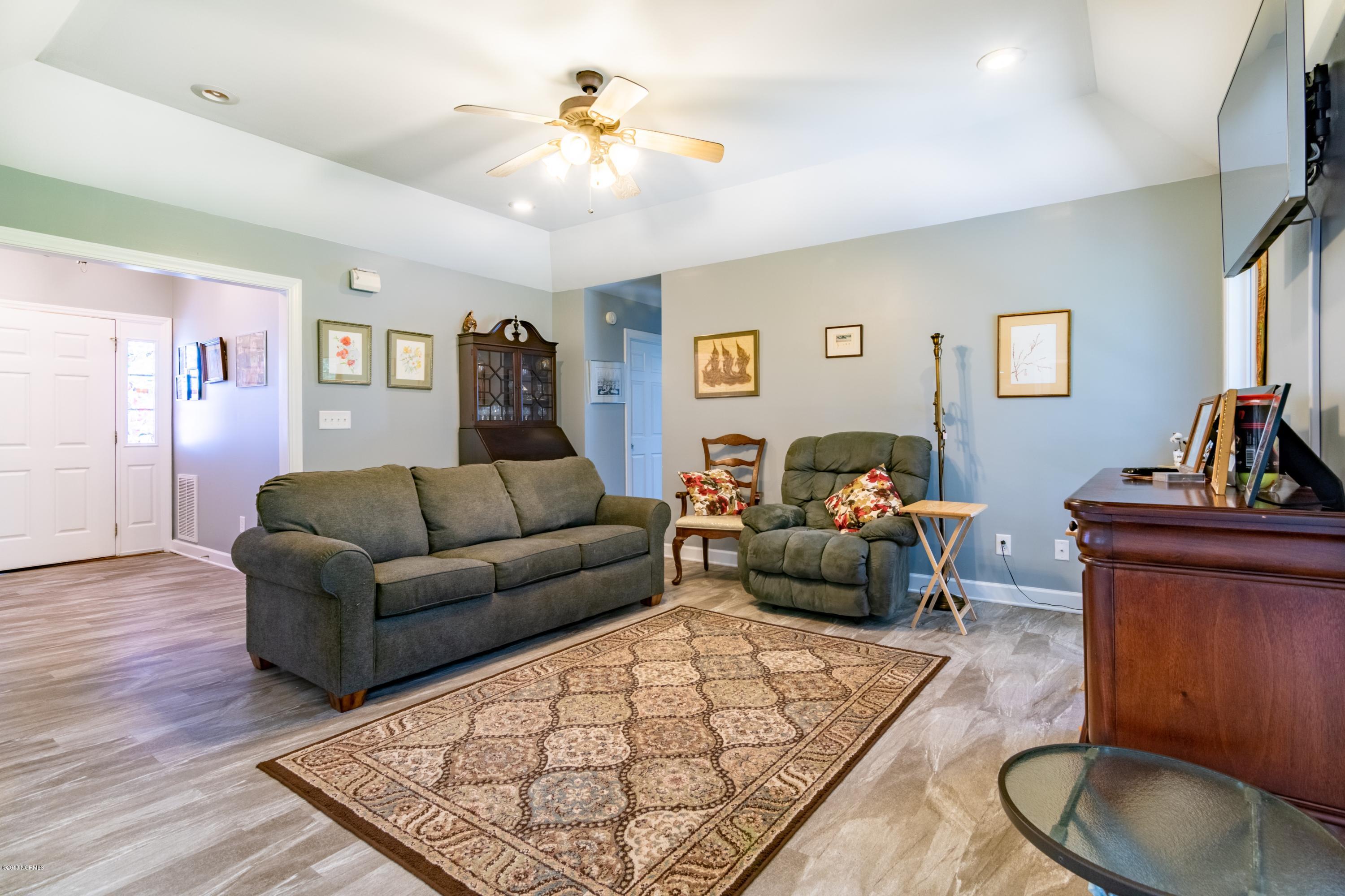 105 Raccoon Run Washington, NC 27889 - Photo 12 of 46 012 Trey Ceiling in Living Room