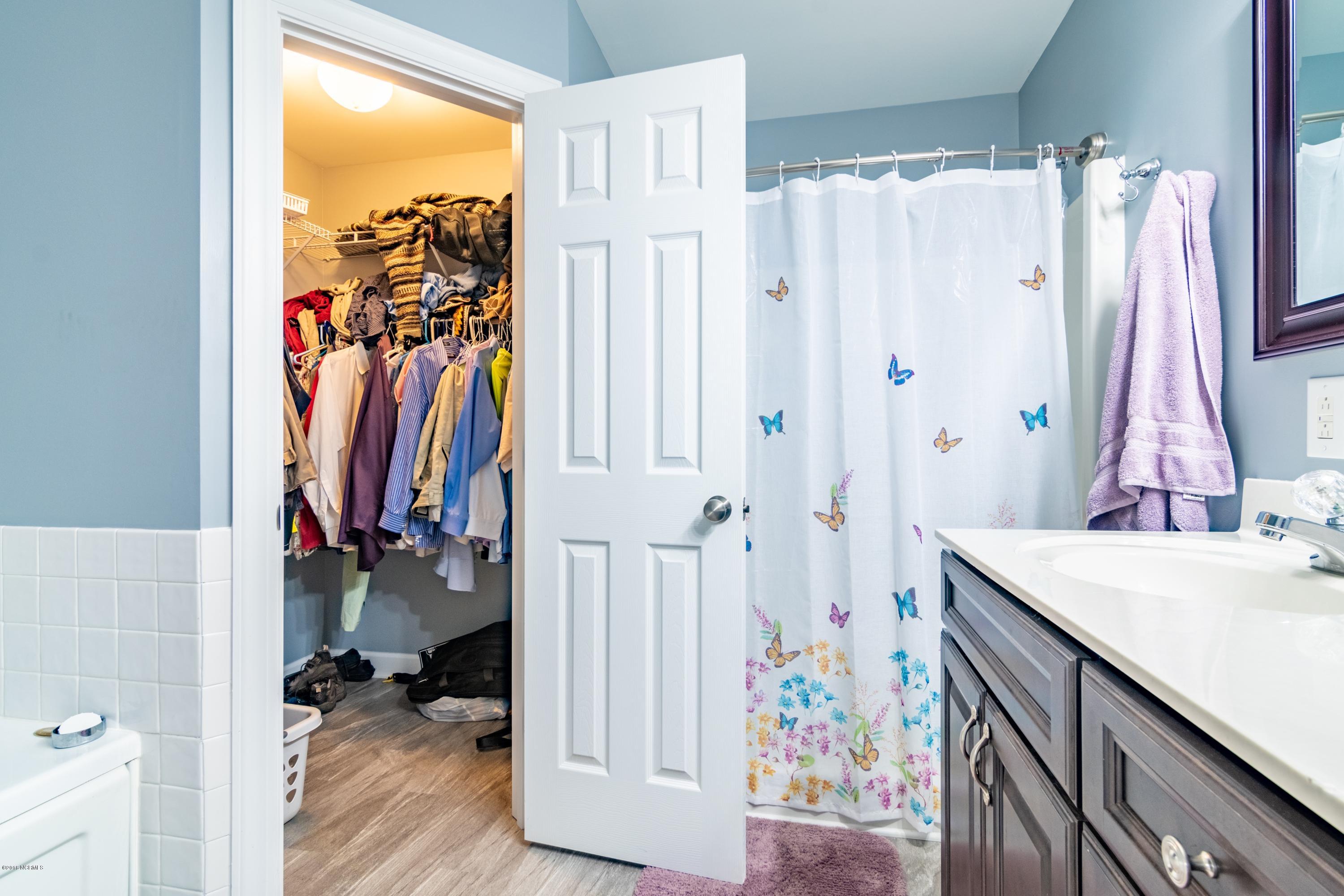 105 Raccoon Run Washington, NC 27889 - Photo 16 of 46 016 Walkin Master Closet