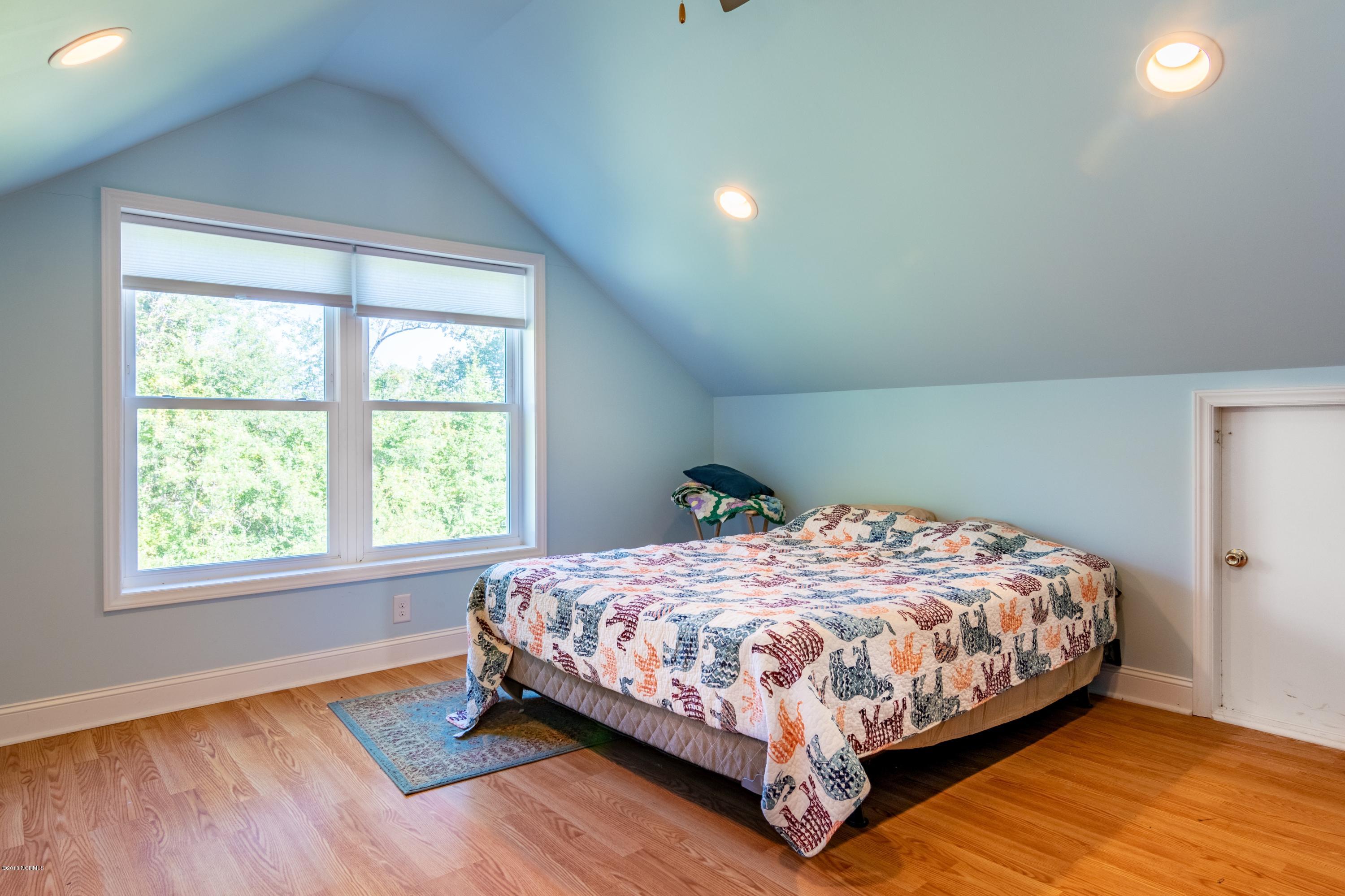 105 Raccoon Run Washington, NC 27889 - Photo 27 of 46 027 Upstairs Bedroom