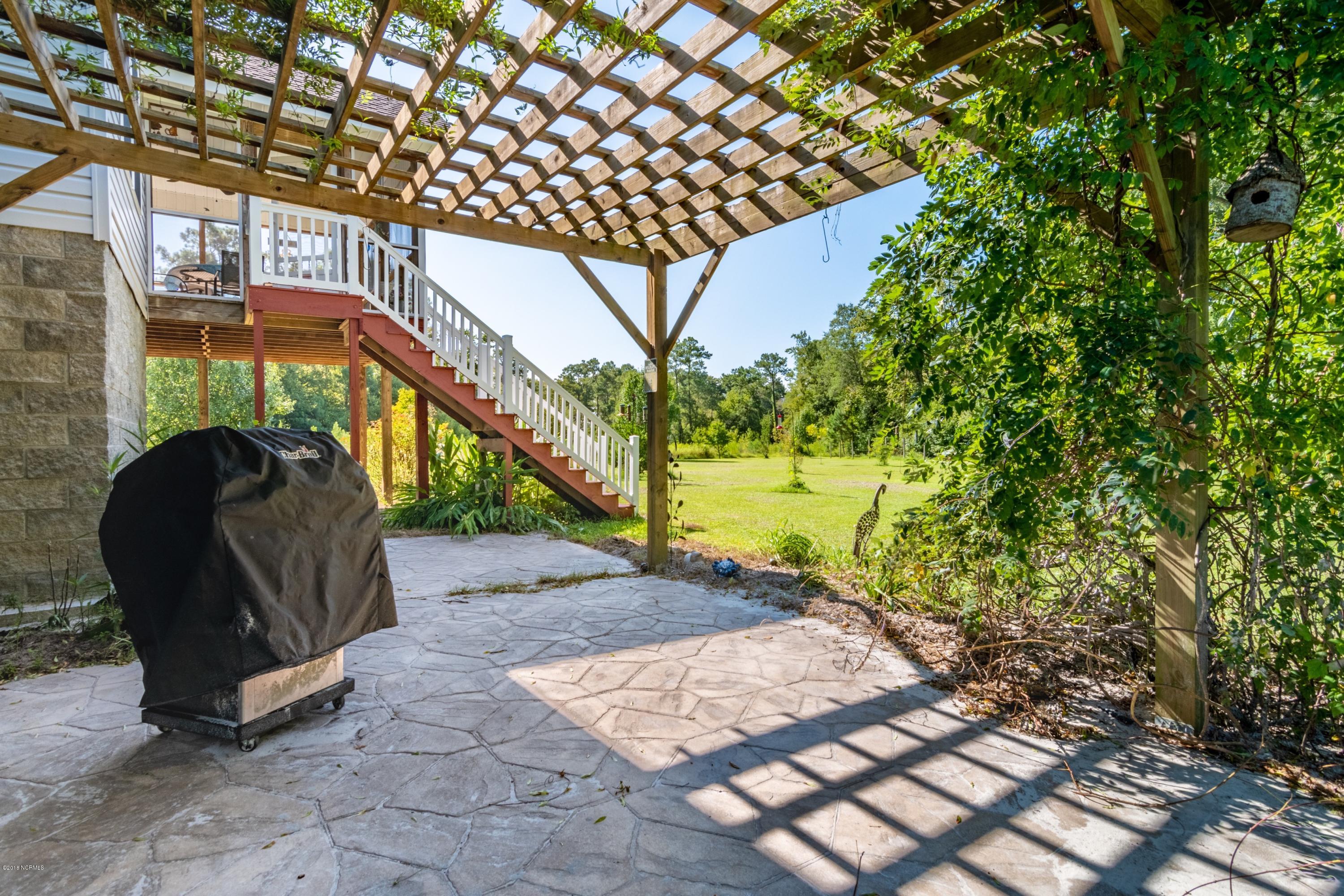 105 Raccoon Run Washington, NC 27889 - Photo 34 of 46 041 Pergola and Patio