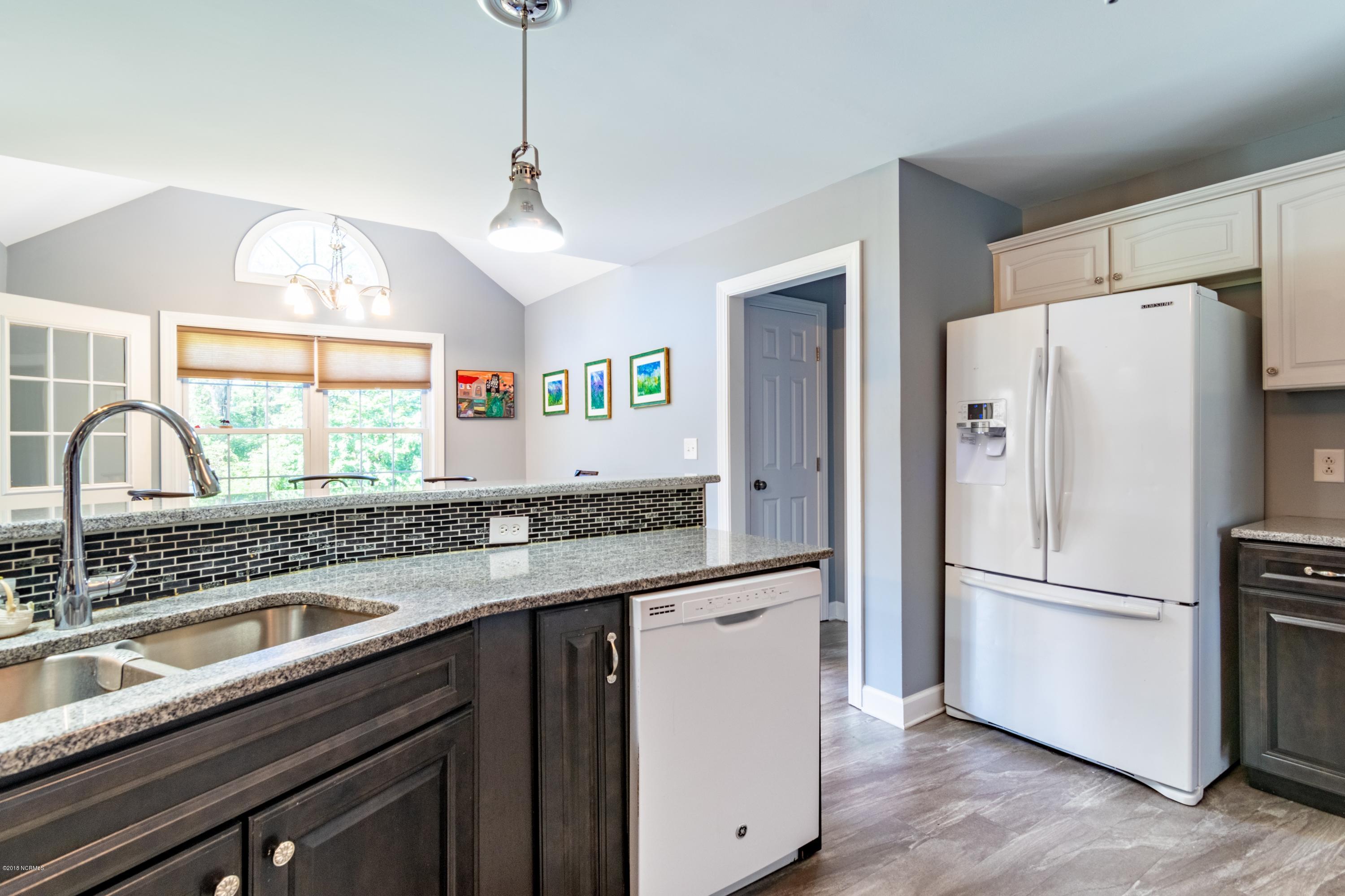 105 Raccoon Run Washington, NC 27889 - Photo 8 of 46 008 Kitchen