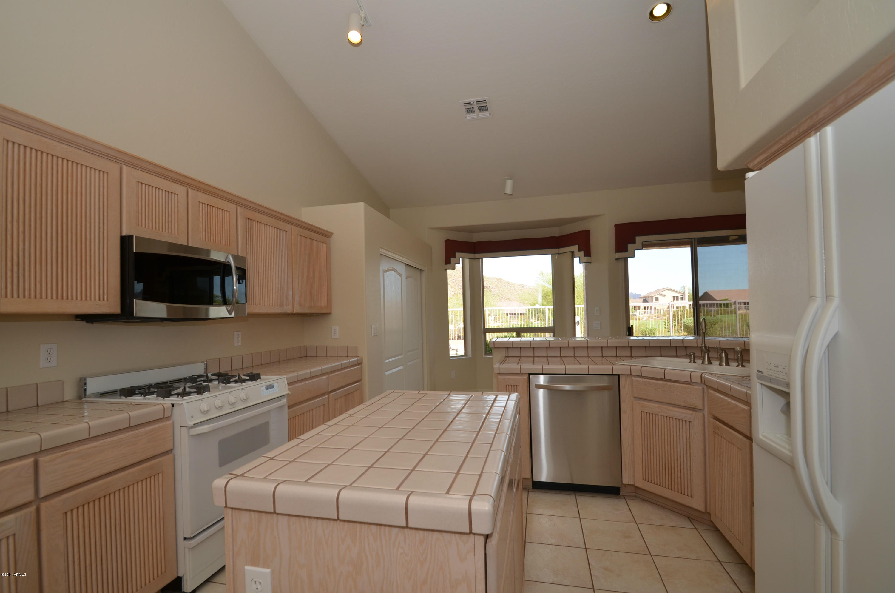 3060 North Ridgecrest, Unit 151 Mesa, AZ 85207 - Photo 9 of 32 Kitchen