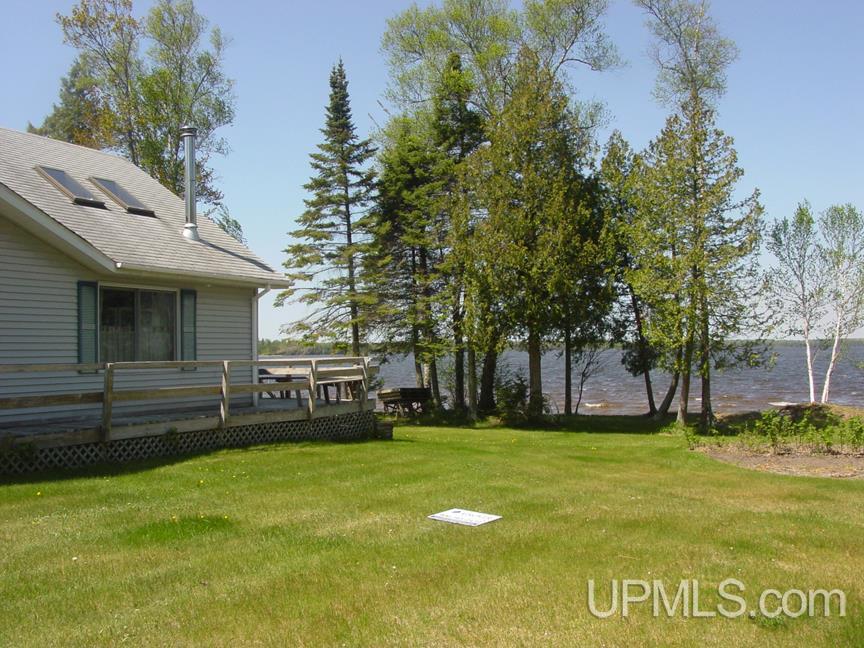 2218 Co Road Gulliver, MI 49840 - Photo 4 of 20