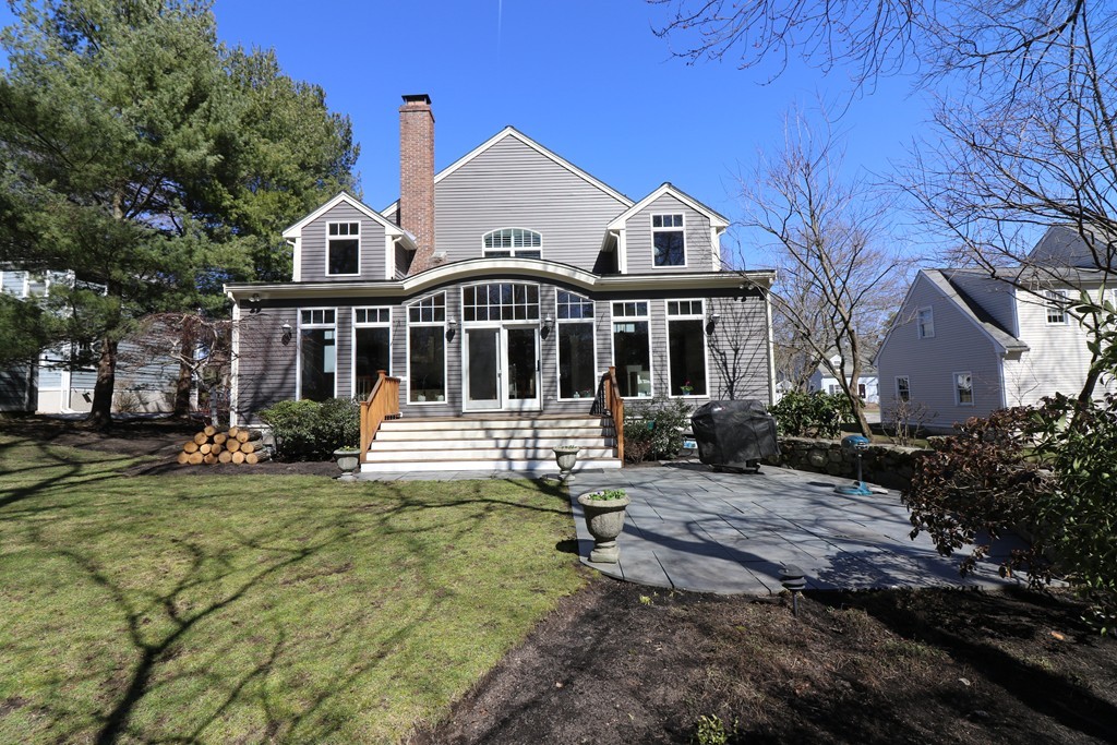 92 Thornton Road Needham, MA 02492 - Photo 2 of 10