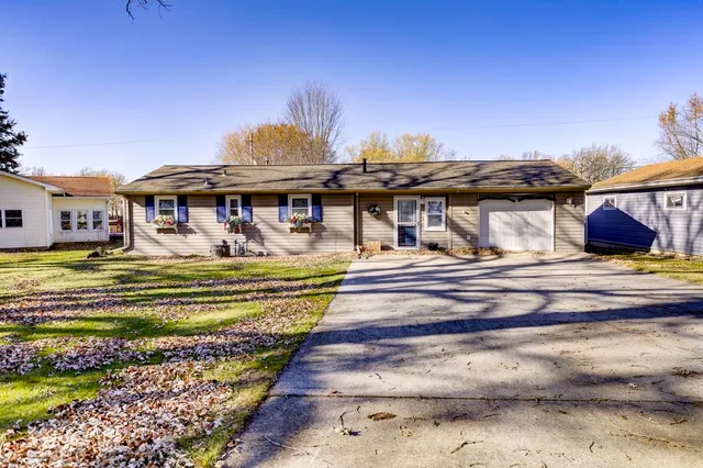 $314,900 | N381 Pottawatomi Trail, Milton, WI 53563