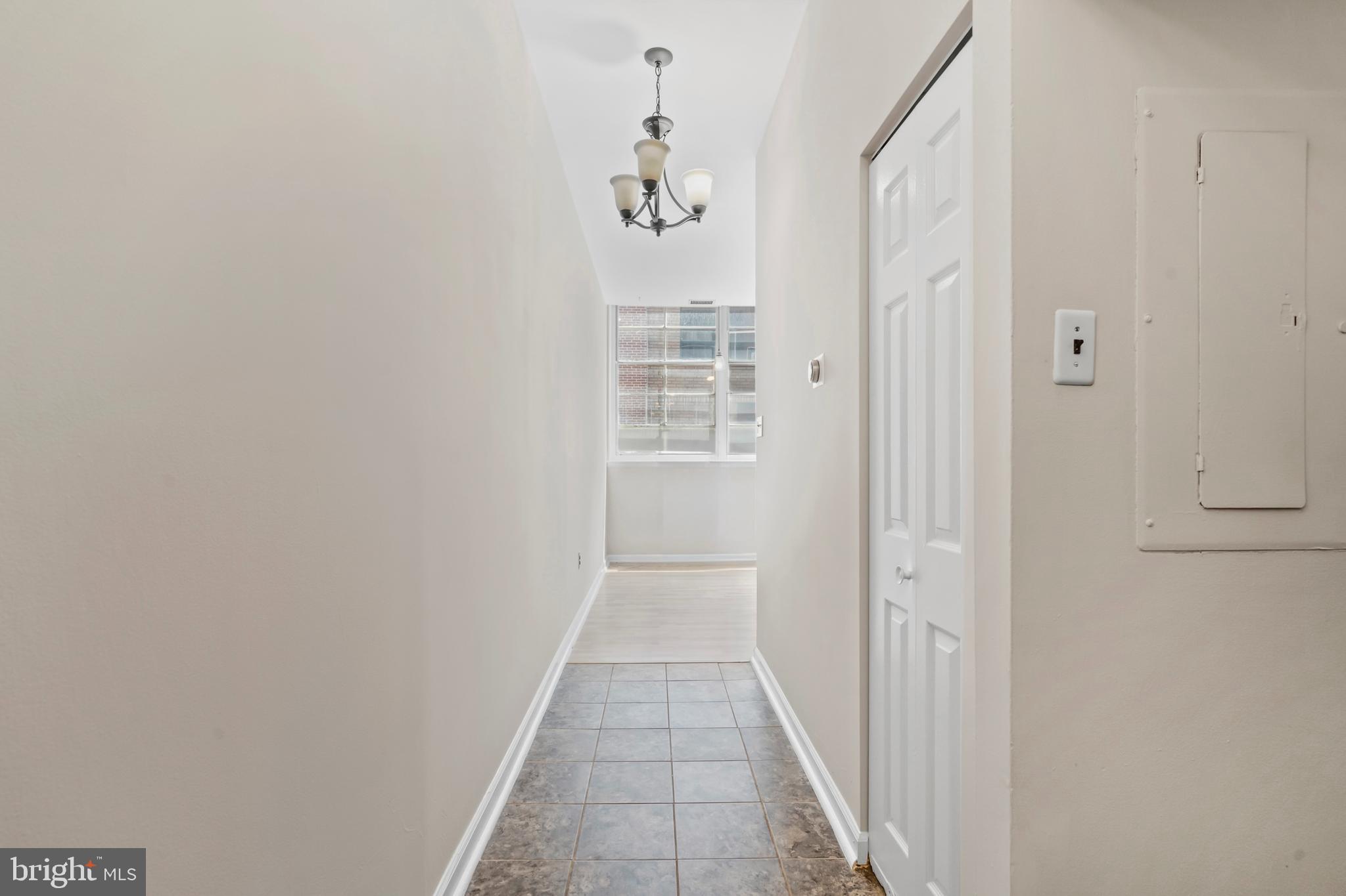 136 North Bread Street, Unit 130 Philadelphia, PA 19106 - Photo 6 of 31 a very nice looking hallway with a window
