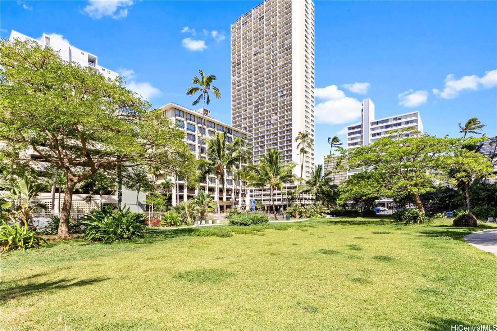 440 Seaside Avenue, Unit 404 Honolulu, HI 96815 - Photo 21 of 21 a view of a apartment building