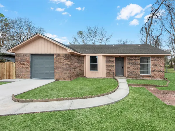 $199,500 | 230 West Willwood Drive, Willis, TX 77378