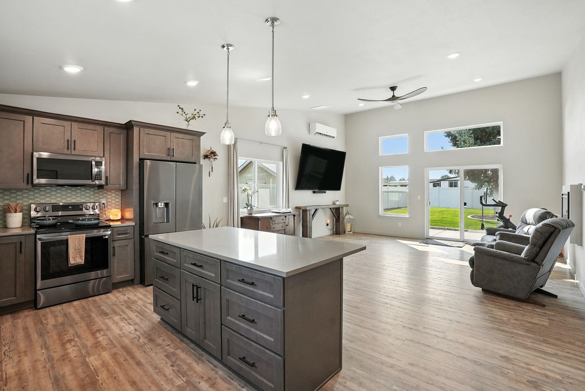 5325 North Vincent Road Newman Lake, WA 99025 - Photo 14 of 49