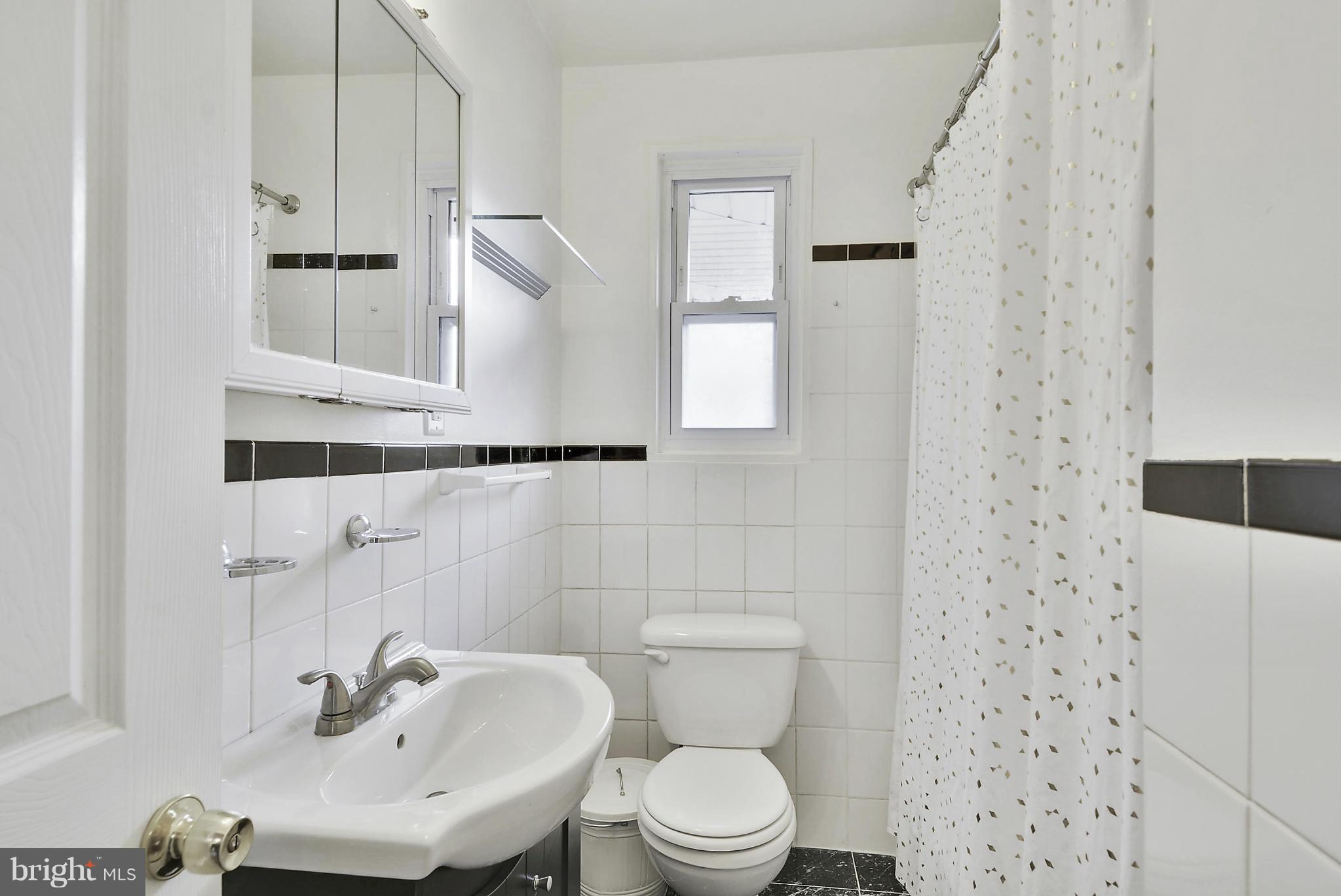 1909 Henry Road Rockville, MD 20851 - Photo 16 of 23 Bath