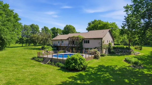 $900,000 | 1665 County Road 5 Southwest, Cokato, MN 55321