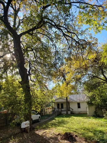 $2,400 | 1804 Singleton Avenue, Austin, TX 78702