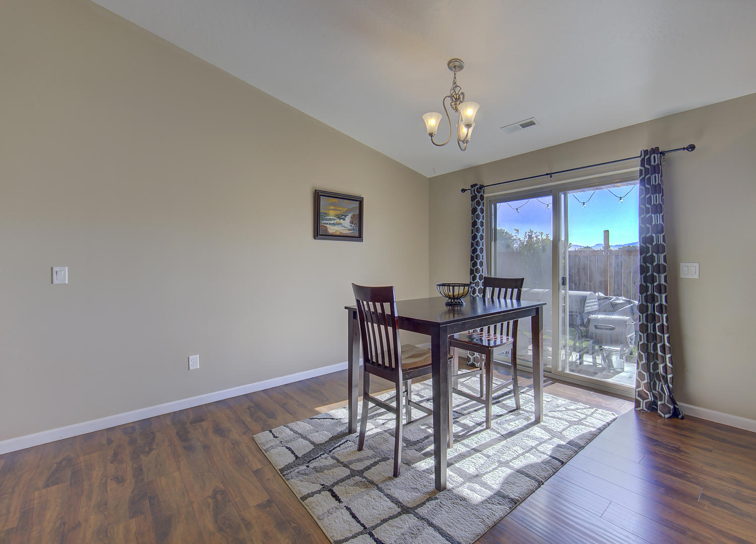 124 Dianne Way Eagle Point, OR 97524 - Photo 5 of 26 Dining Room - 1