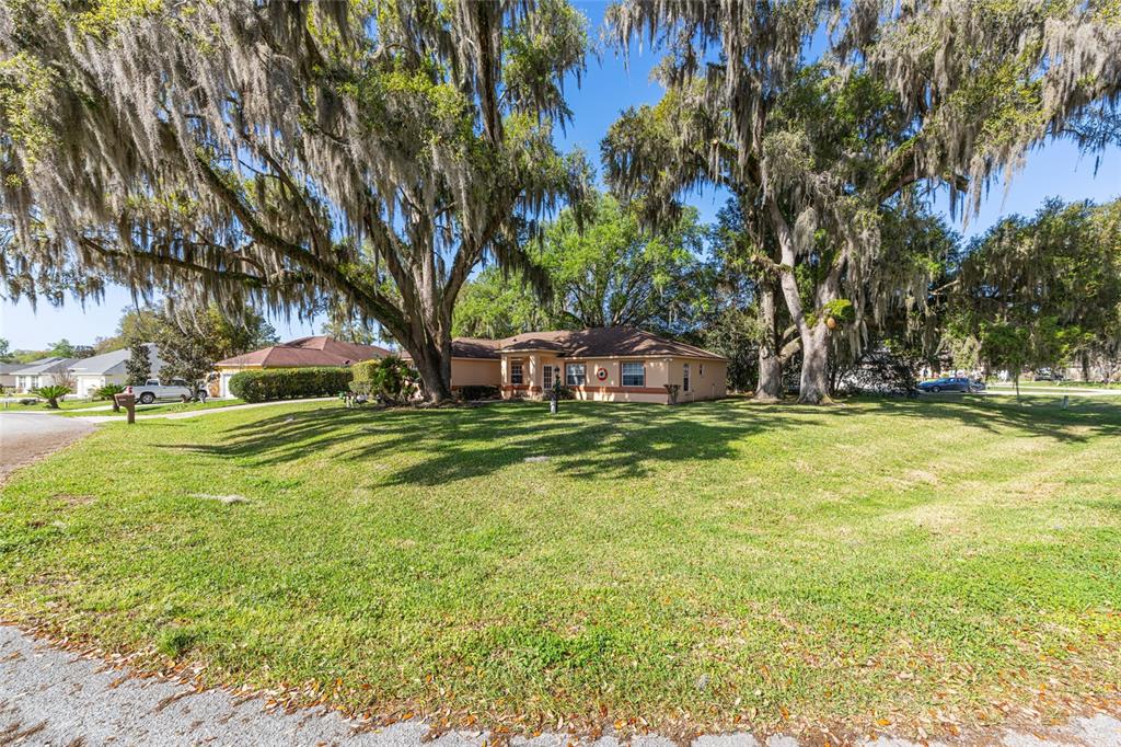 10090 Southwest 78th Court Ocala, FL 34476 - Photo 3 of 52