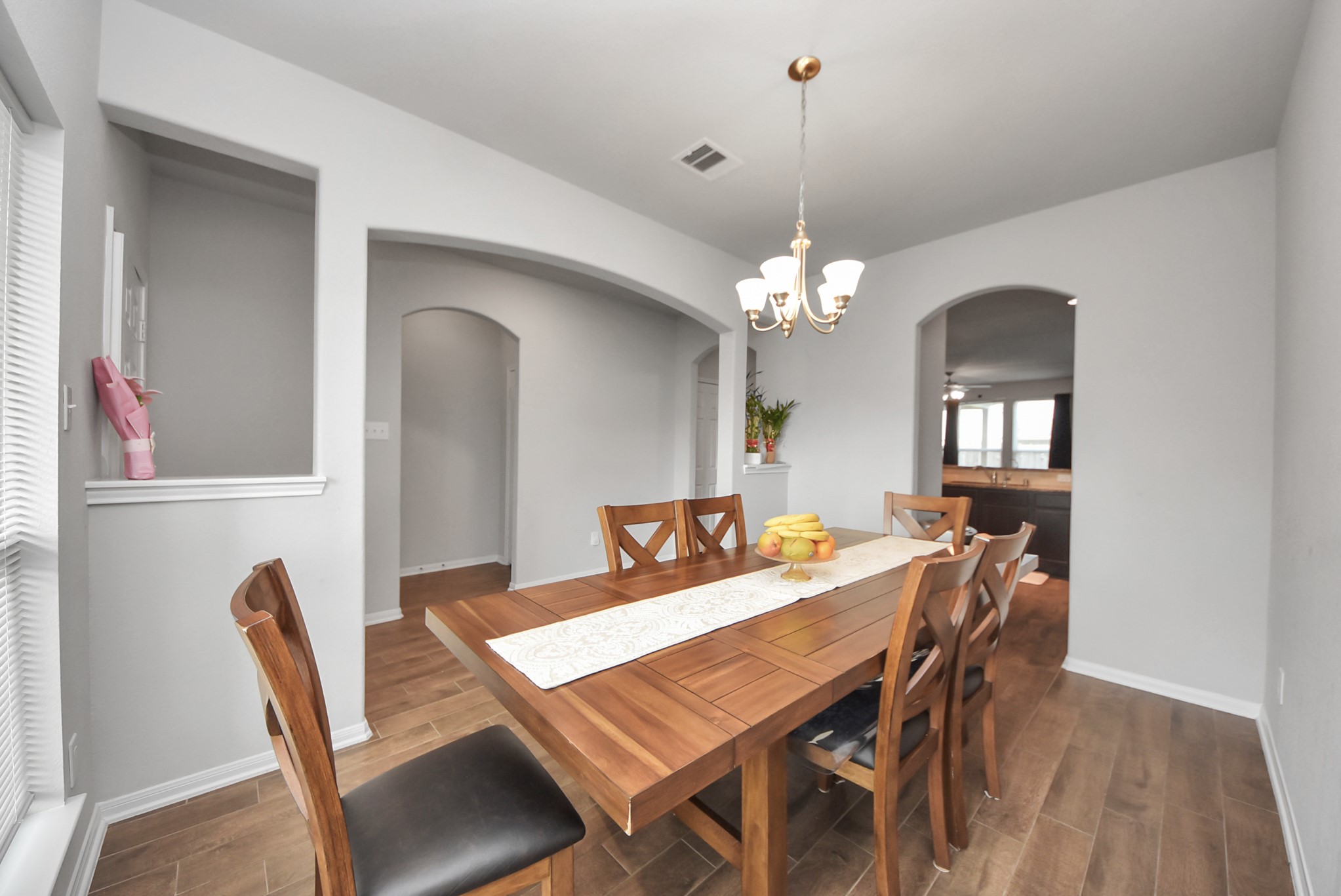 4239 Wyanngate Drive Spring, TX 77373 - Photo 4 of 36 a dining room with furniture and window