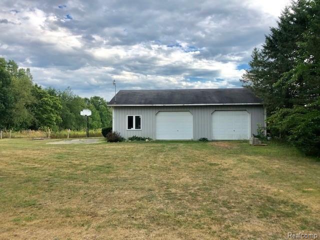 10258 East Mt Morris Road Davison, MI 48423 - Photo 6 of 32 10258-6jpg.jpg
