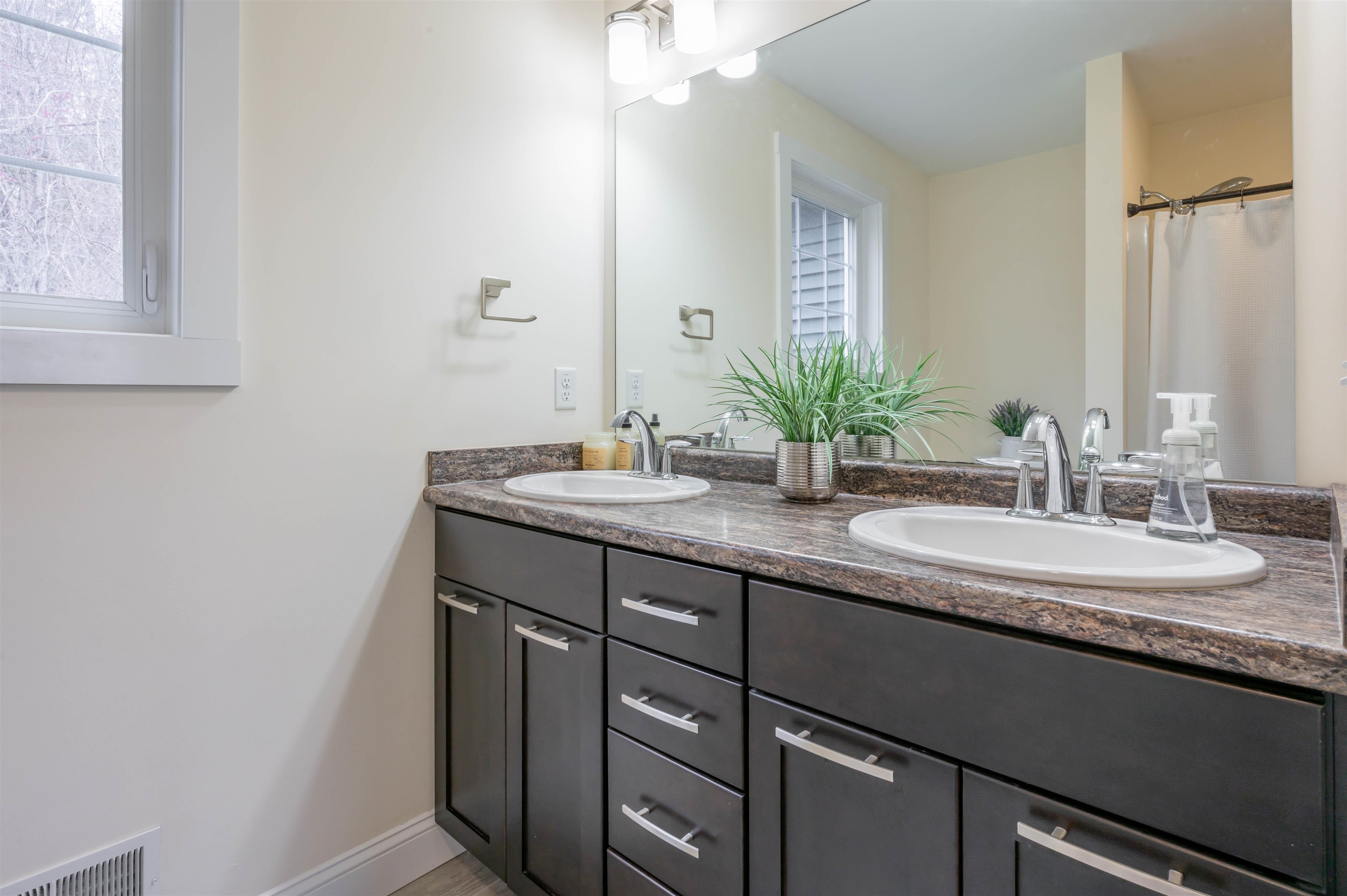 46 Grouse Run Pelham, NH 03076 - Photo 24 of 40