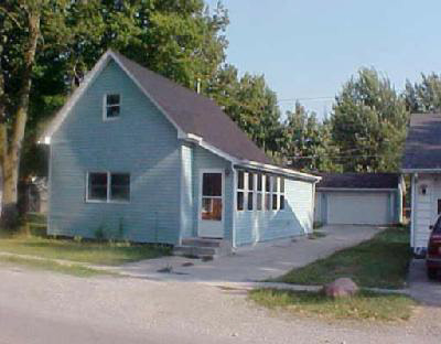 206 East Green Street Butler, IN 46721 - Photo 1 of 6