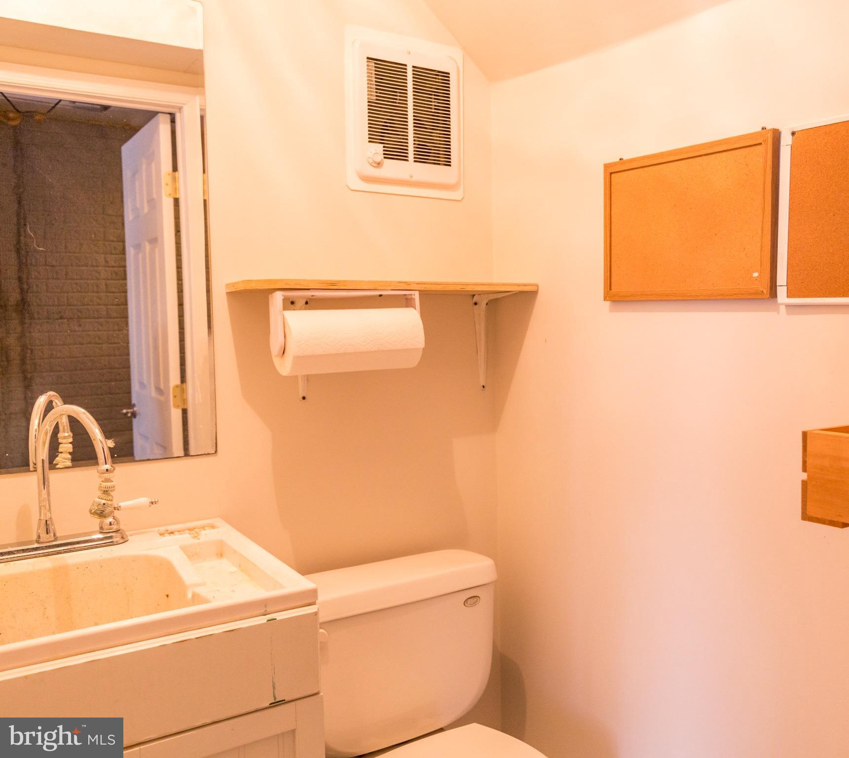 734 Seneca Park Road Baltimore, MD 21220 - Photo 29 of 30 Bath