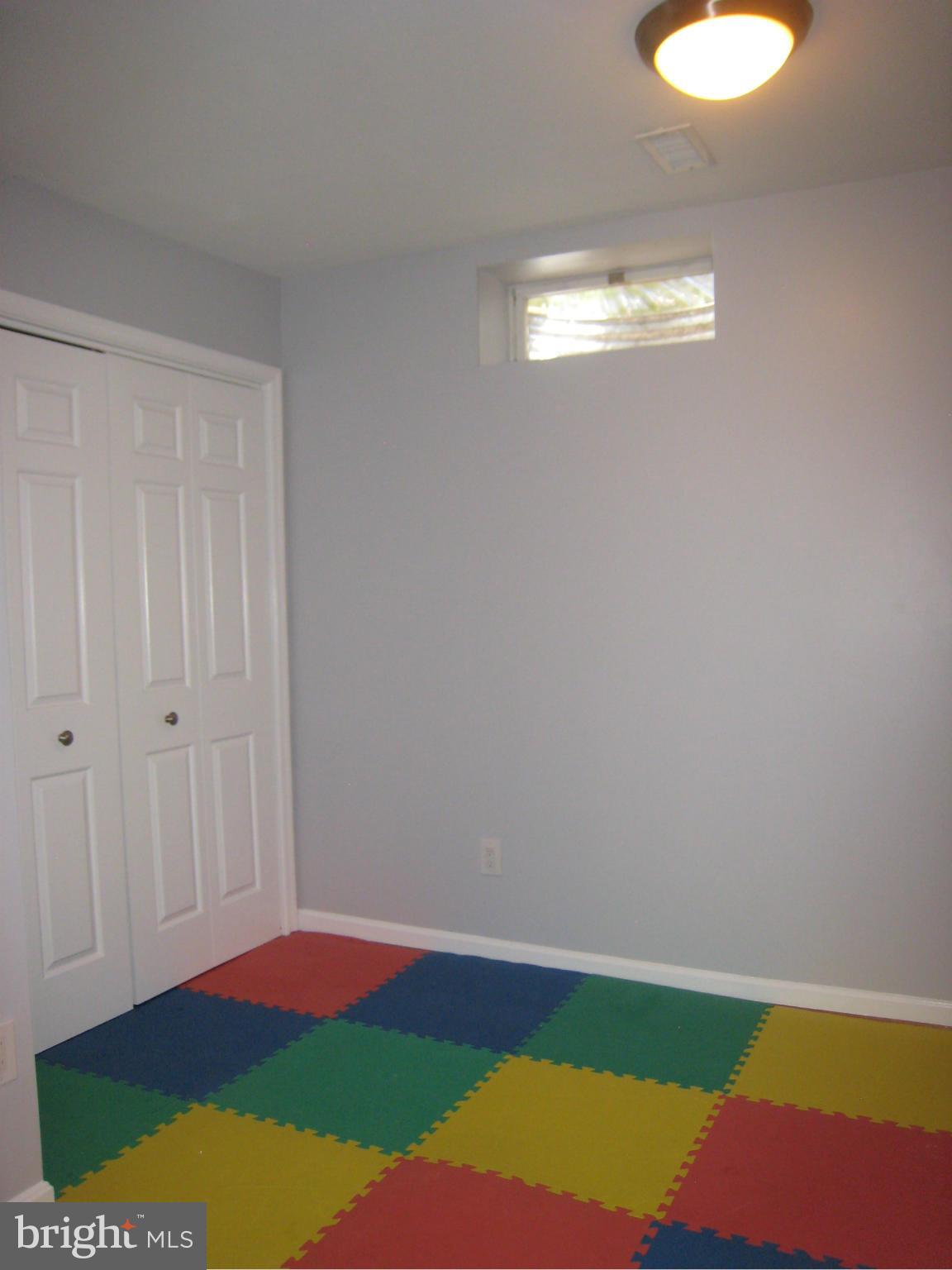 2025 South Glebe Road Arlington, VA 22206 - Photo 20 of 30 Bedroom