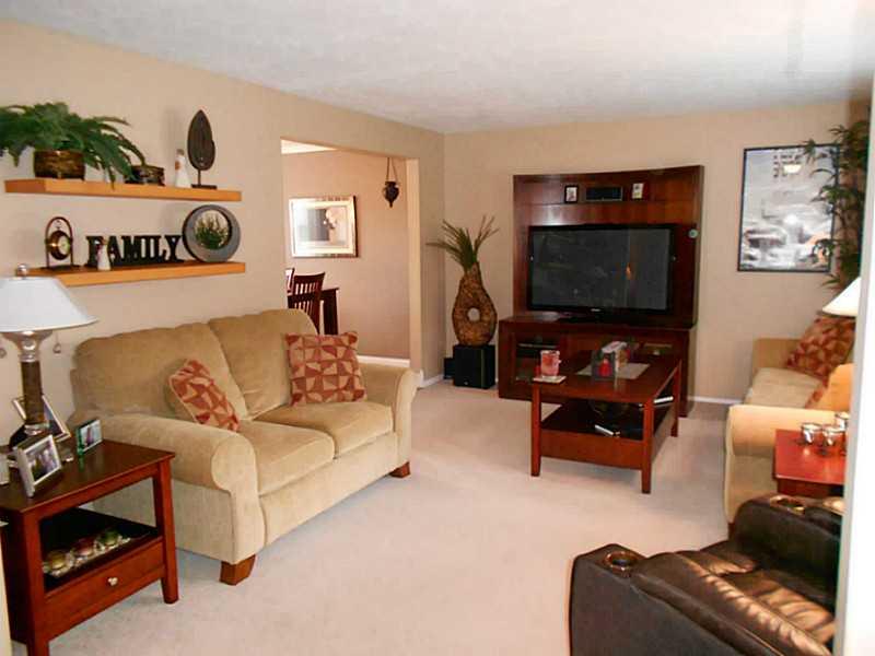 254 Partridge Run Road Gibsonia, PA 15044 - Photo 2 of 24 Living Room. 16X13