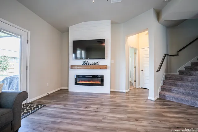 $360,000 | 5001 Drovers Path, St. Hedwig, TX 78152