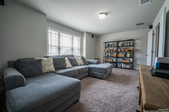 $360,000 | 5001 Drovers Path, St. Hedwig, TX 78152