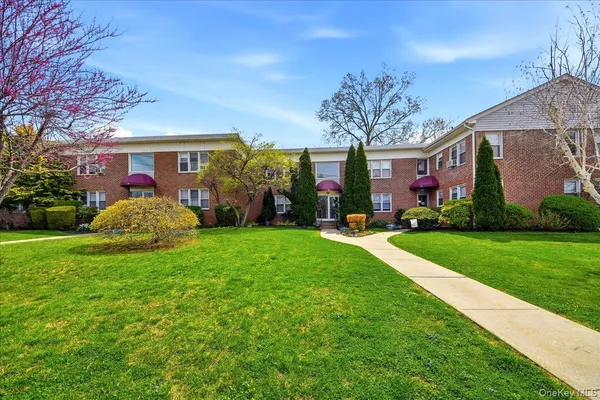 $1,950 | 12 Wainwright Avenue, Unit 1B, Yonkers, NY 10710