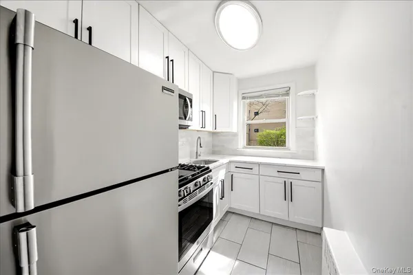 $1,950 | 12 Wainwright Avenue, Unit 1B, Yonkers, NY 10710