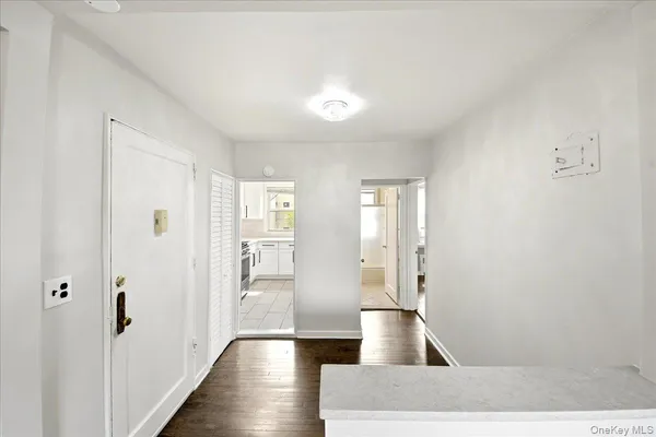 $1,950 | 12 Wainwright Avenue, Unit 1B, Yonkers, NY 10710