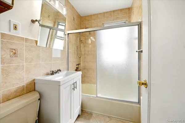 $1,950 | 12 Wainwright Avenue, Unit 1B, Yonkers, NY 10710