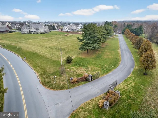 $1,565,000 | 50 Meadowbreeze Lane, Lititz, PA 17543