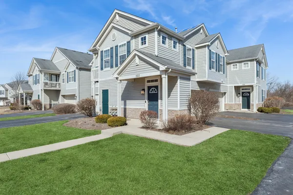 $252,900 | 222 Bakers Drive, Unit 222, Lakemoor, IL 60051