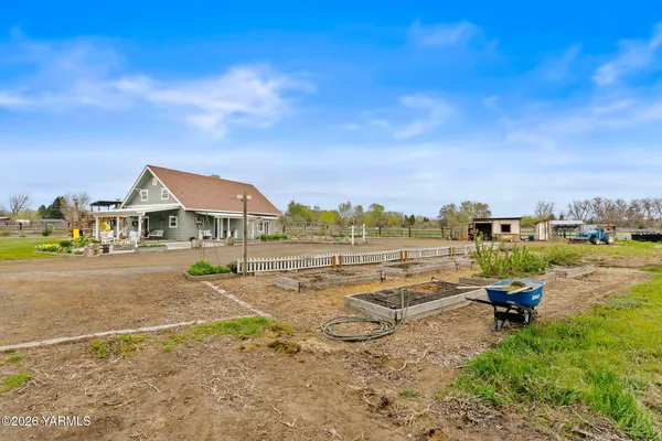 $530,000 | 10321 Meadowbrook Road, Yakima, WA 98903