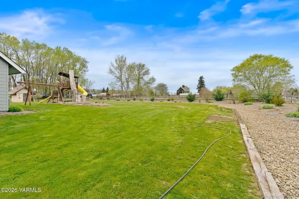 $530,000 | 10321 Meadowbrook Road, Yakima, WA 98903