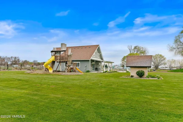 $530,000 | 10321 Meadowbrook Road, Yakima, WA 98903