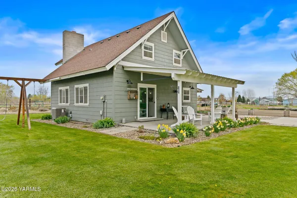 $530,000 | 10321 Meadowbrook Road, Yakima, WA 98903