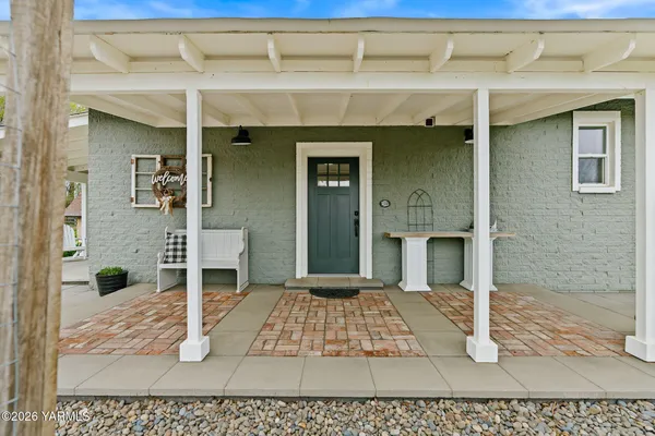 $530,000 | 10321 Meadowbrook Road, Yakima, WA 98903