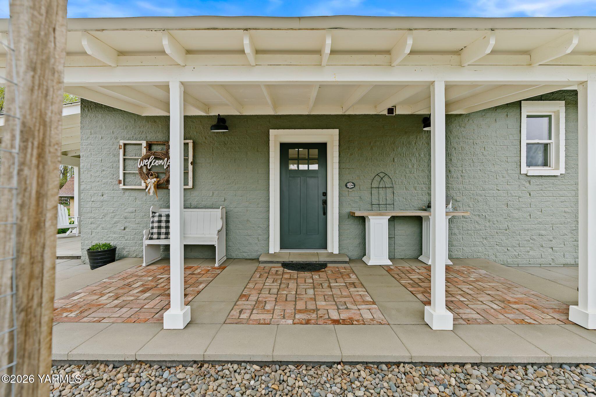 10321 Meadowbrook Road Yakima, WA 98903 - Photo 3 of 40 22_10321 Meadowbrook Rd-12