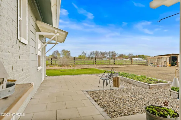 $530,000 | 10321 Meadowbrook Road, Yakima, WA 98903