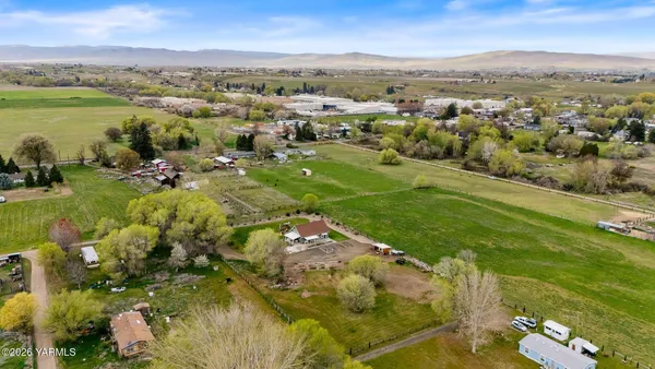 $530,000 | 10321 Meadowbrook Road, Yakima, WA 98903