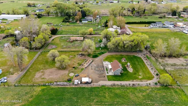 $530,000 | 10321 Meadowbrook Road, Yakima, WA 98903